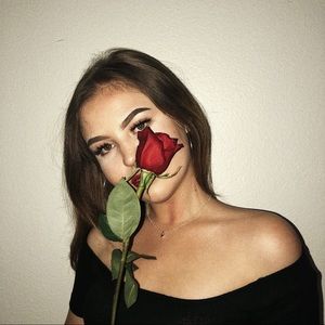 Meet your Posher, Gloria